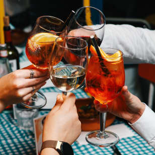 Milano da bere: el aperitivo italiano que no te puedes perder