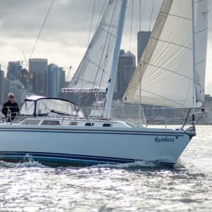 ﻿Aventura guiada en velero por Seattle desde Bainbridge Island