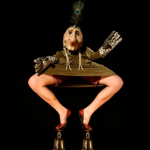 Le Boustrophédon. La anciana y su pianista