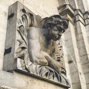 Guided tour of Brussels in stories and legends