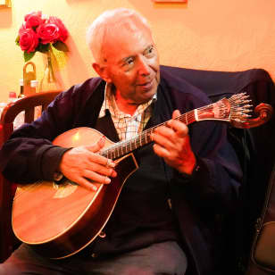 ﻿Lisbon: Live fado show with appetizers