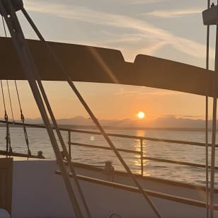 ﻿Paseo en velero al atardecer en Seattle