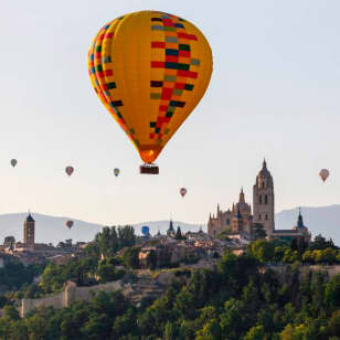 ﻿Segovia from the Sky - Balloon flight at sunrise