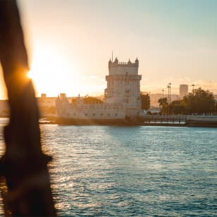 The Lisbon Boat Party: Tour pelo Tejo com DJ