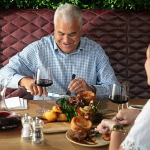 Father’s Day Bottomless Sunday Roast at Smith’s Bar & Grill