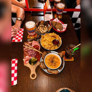 Soirée dans le meilleur bar à bière de Poissy!