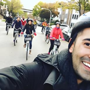 Bike Tour of Chicago's Lakefront Neighborhoods 