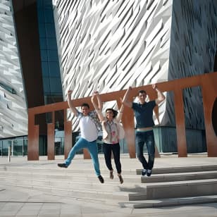 Titanic Experience and Giant's Causeway tour from Belfast