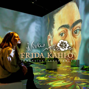 VIVA FRIDA KAHLO: Una exposición inmersiva 360° en el corazón de Santiago - Lista de espera
