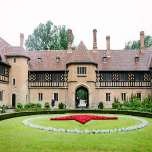 From Berlin: Gardens & Palaces of Potsdam Bike Tour with Lunch Stop