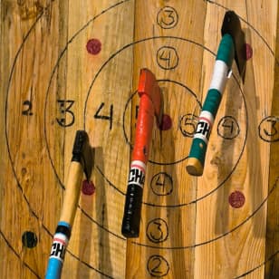 Lanzamiento de Hachas