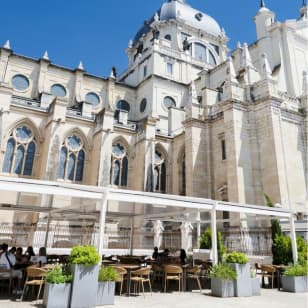 Visita al Museo y Cúpula de La Catedral de La Almudena con las mejores vistas al centro de Madrid+ Comida en el Café de La Galería