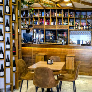 3-Wine Tasting + 3 Tapas