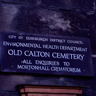 Edinburg 2Hour Nighttime Ghost Tour Spanish Tour Guide