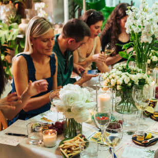 Cata de vinos + ramo en la Floristería Caléndula