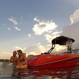 ﻿Chárter de esquí acuático, wakeboard y tubing desde la zona de Lake Buena Vista