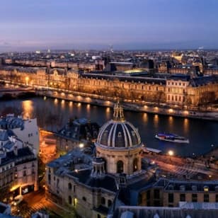 Paris : Croisière nocturne sur la Seine avec musique à bord + Appli d'audioguide