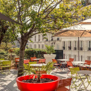 Pétanque & apéro en terrasse à Montmartre