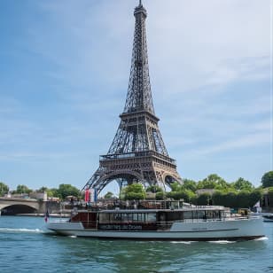 Croisière dégustation de champagne sur la Seine à Paris 