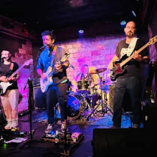 Show "HARMADA - Os Fugitivos"