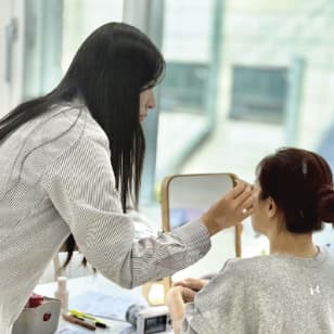 Warm and Cool: Personalized Makeup Consultation