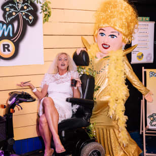 KARAOKE hosted by Licky Vicky