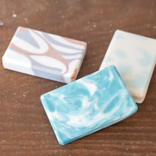 ﻿Make your own natural soap!