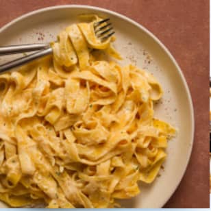 Handmade Fettuccine with Alfredo Sauce in Los Angeles