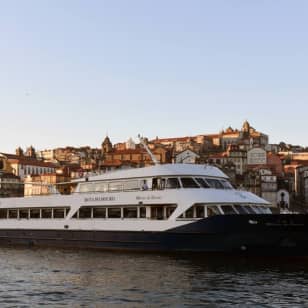 Porto-Régua-Porto: Cruzeiro pelo Douro com pequeno-almoço e almoço