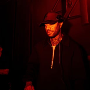 Pretty Girls LOVE Trap