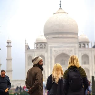 3-Hour Unimaginable Beauty of Taj Private Guided Tour