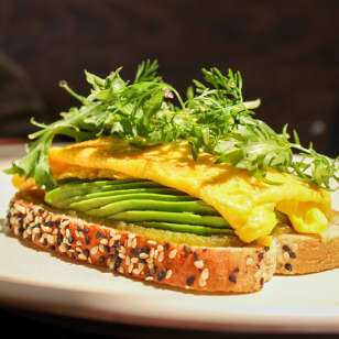 Brunch en Alma Café