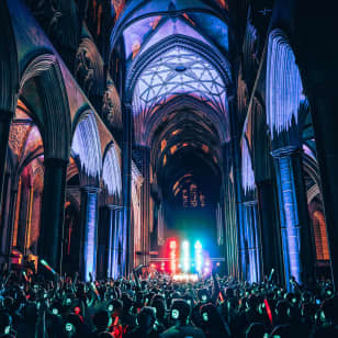 80s, 90s e 00s Silent Disco all'interno della Cattedrale di Llandaff