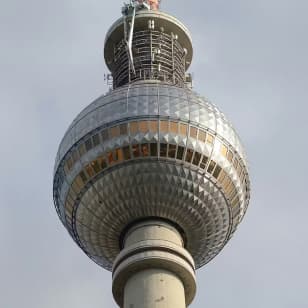 Berliner Fernsehturm: ingresso + prenotazione tavolo