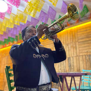 Noche mexicana: Lucha Libre + Mezcal + Mariachi