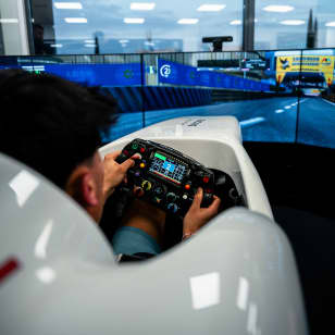 Real Formula 1 simulator: Racing Unleashed