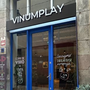 Cata maridaje en el corazón de El Born: 4 vinos + 4 tapas