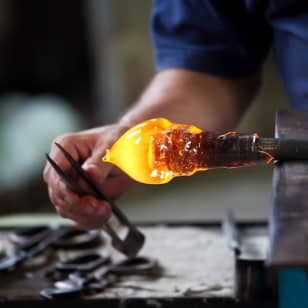 ﻿Venetian glassblowing demonstration in St. Mark's Square