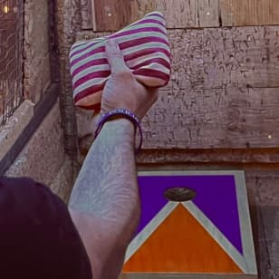 🌽 ¡Reto de Cornhole + bebida + un aperitivo por solo 9 €! 🎉