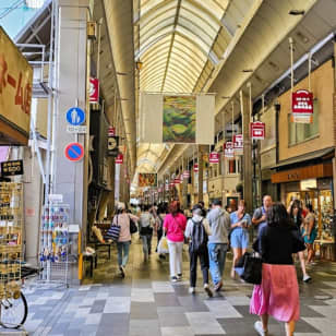 京都：錦市場ガイド付きフードツアー