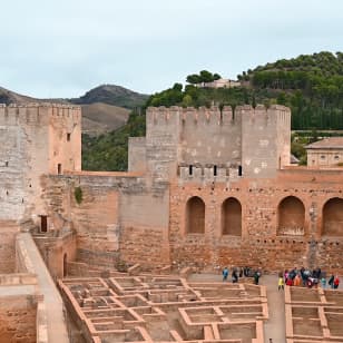 Alhambra: Entrada Completa con Guia Oficial