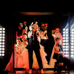 ﻿Cabaret dinner show at La Confluence in Lyon