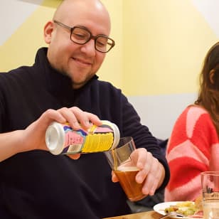 Tour a piedi tra birre artigianali, tapas e l'& nel centro di Madrid