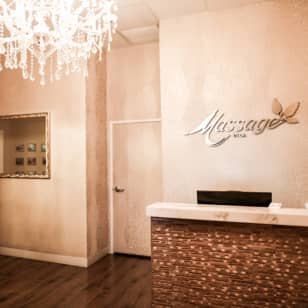 Wine & Unwind in Luxury: Full Body Massage & Drinks