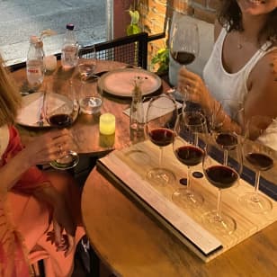 Wine Flight Pinot Noir Pelo Mundo