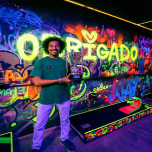UV 18 hole NEON minigolf & bar LIsbon