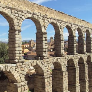Segovia Decus Romae: Aqueduct and Sand Trap