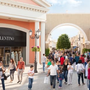 Castel Romano Designer Outlet: Andata e ritorno da Roma