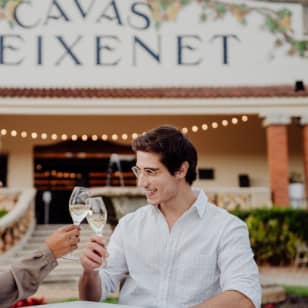 Cavas Freixenet: Visita Guiada a la Bodega + Brunch