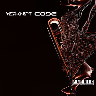 VERKNIPT X CODE IN FABRIK